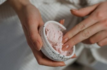 Why Pink Clay Masks Help Get Rid of Acne Scars?