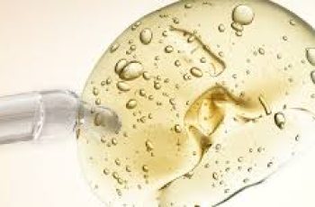 Retinol with Ferulic Acid: What You Need to Know Before Combining