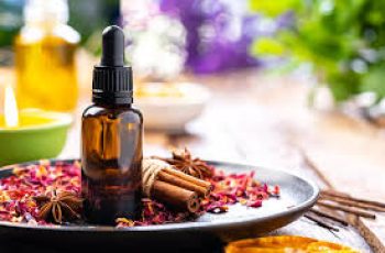 Essential Oils in Skin Care: Benefits, Risks, and Uses