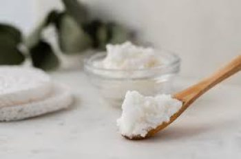 The Truth About Using Baking Soda as a DIY Acne Treatment