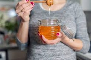 Honey in Skin Care: Benefits, Risks, and How to Use It