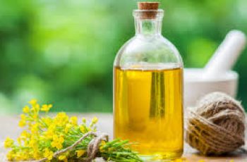 Canola Oil for Skin: Benefits, Risks, and Dermatologist Advice Canola Oil for Skin: Benefits, Risks, and Dermatologist Advice