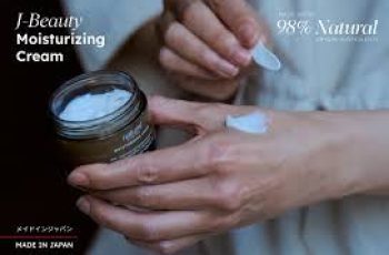 Double Moisturising: Winter Skincare’s Secret to Radiant Hydration
