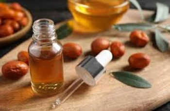 Jojoba Oil Explained: The Natural Secret for Balanced, Healthy Skin