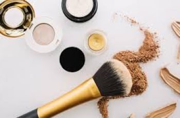 Dirty Makeup Brushes Are Harming Your Skin—Here’s Why