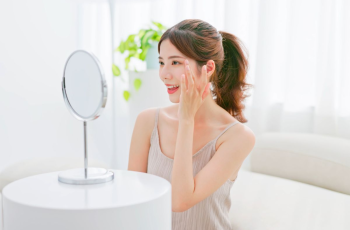 Should Your Morning and Night Skincare Routines Be Different?