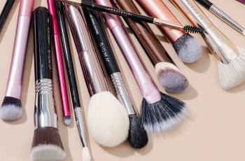 The Right Makeup Brushes Make ALL the Difference: Pro Secrets to Flawless Application The Right Makeup Brushes Make ALL the Difference: Pro Secrets to Flawless Application