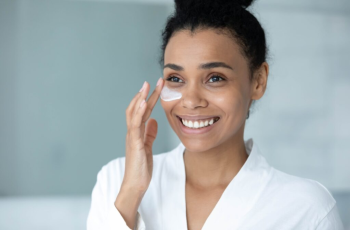 The Pro Guide to Cleaning Brushes & Keeping Your Non-Comedogenic Makeup Pure The Pro Guide to Cleaning Brushes & Keeping Your Non-Comedogenic Makeup Pure