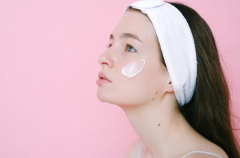 Using Tretinoin and Azelaic Acid Together: Benefits and Tips for Clearer Skin